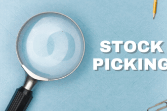 A fork in a path, with one sign pointing to 'Stock Picking' and the other to 'Fund Investing', representing the choice for beginner investors.