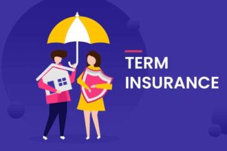 Infographic illustrating the inverse relationship between an insurance deductible and the premium; a key concept in understanding insurance terms.
